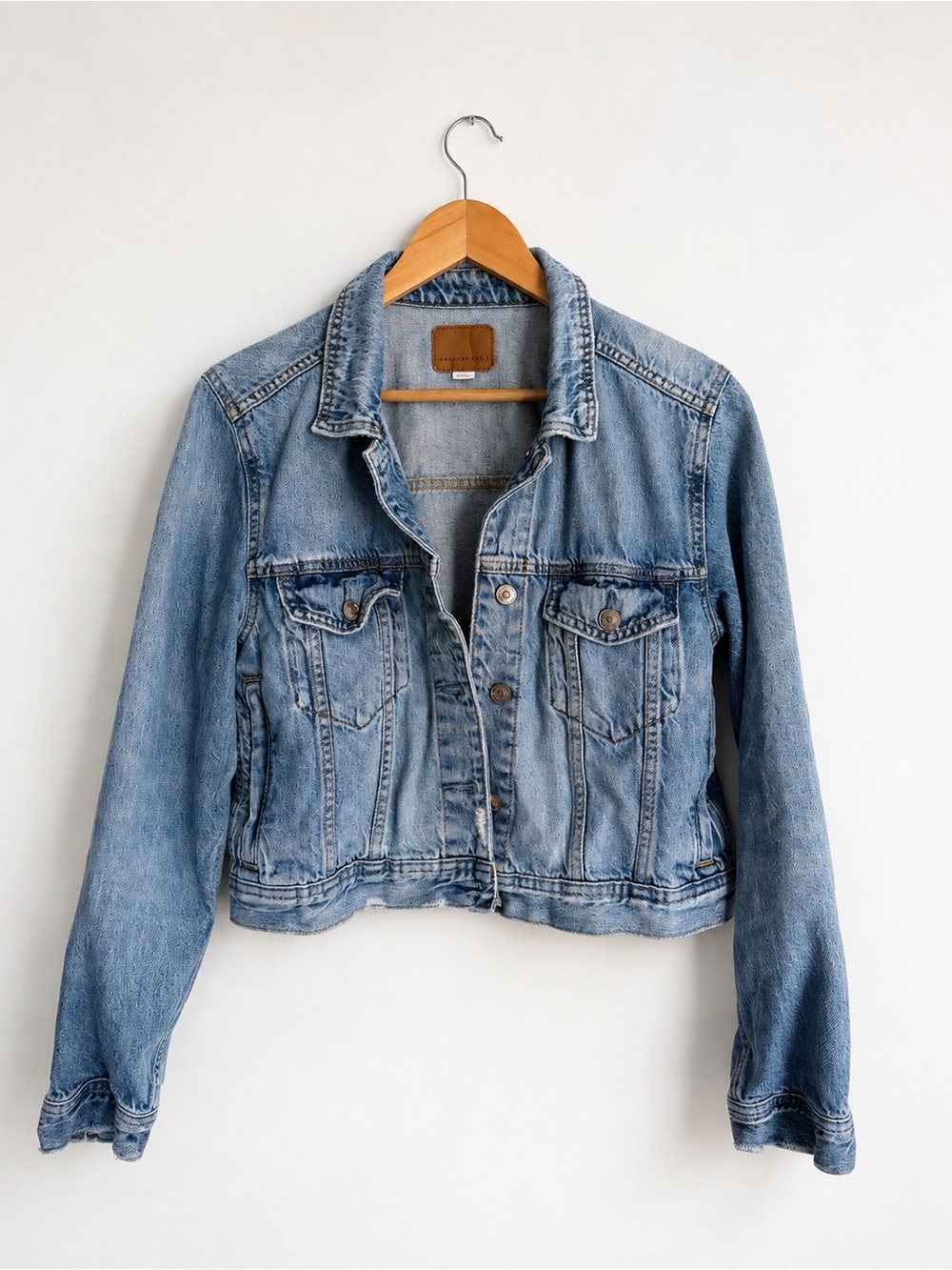 American Eagle Classic Denim Jacket Medium Wash Size L
